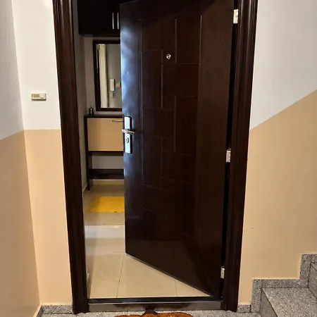 Apartment La Donna Lazur *