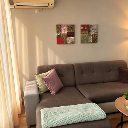 La Donna Lazur Apartment *