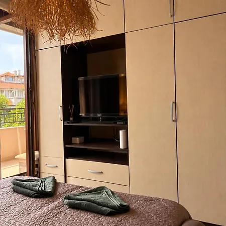 Apartment La Donna Lazur Burgas City