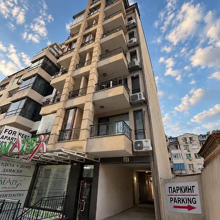 La Donna Lazur Apartment